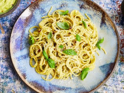 Avocado pasta with parmesan & basil | Avocado Recipes | GEM® Avocado